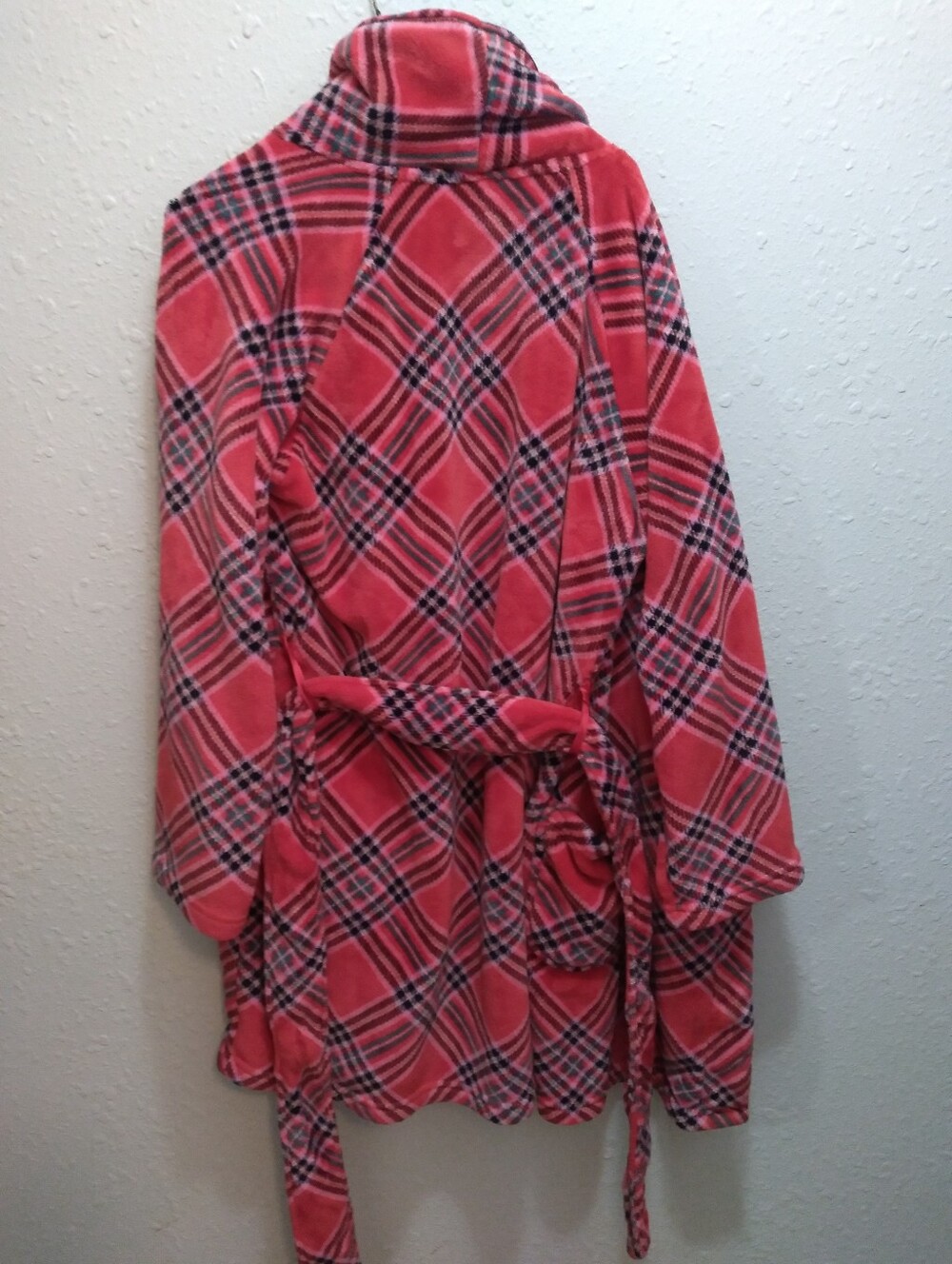 Victoria Secret Plush Robe - Picture 5 of 8